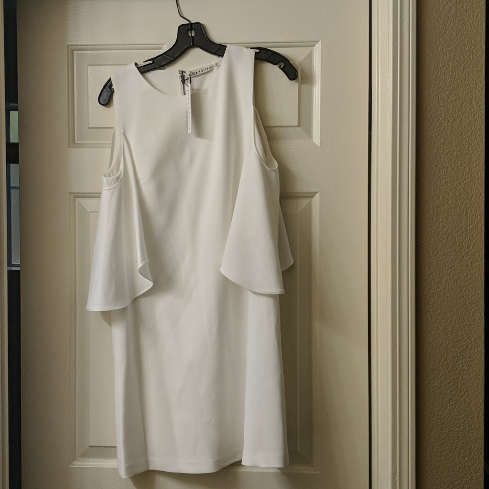 Size 8 off white cold shoulder short dress